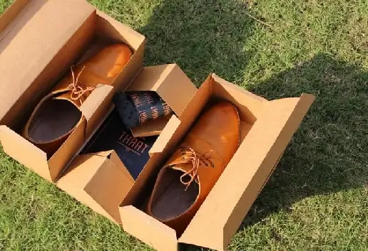 Sings That You Need to Renew Your Shoe Packaging